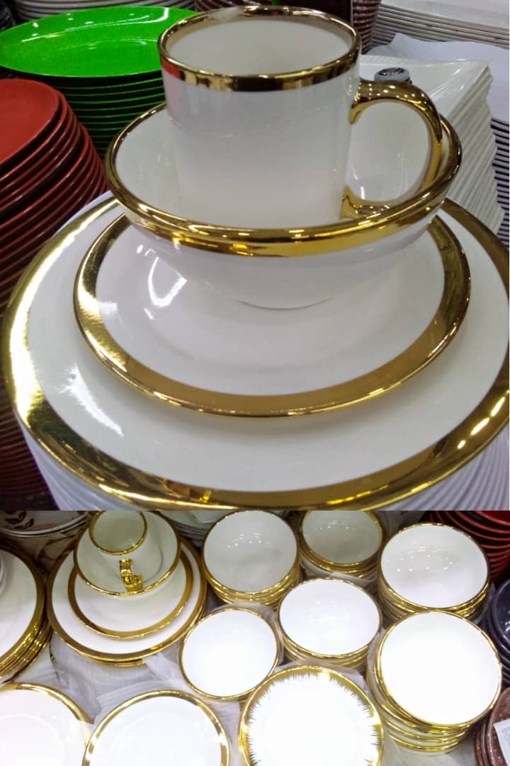 Gold dinner set