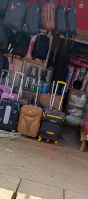 100 New travel bags