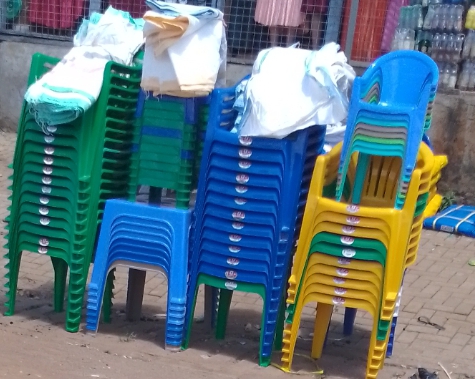 500 Plastic Chairs and 100 Plastic Tables